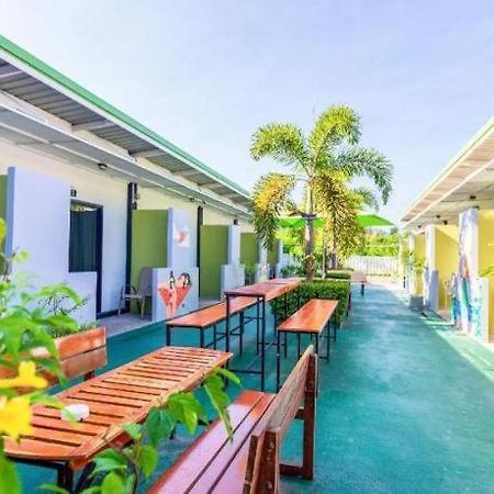 Oyo 450 Rawai Studios Resort Exterior photo