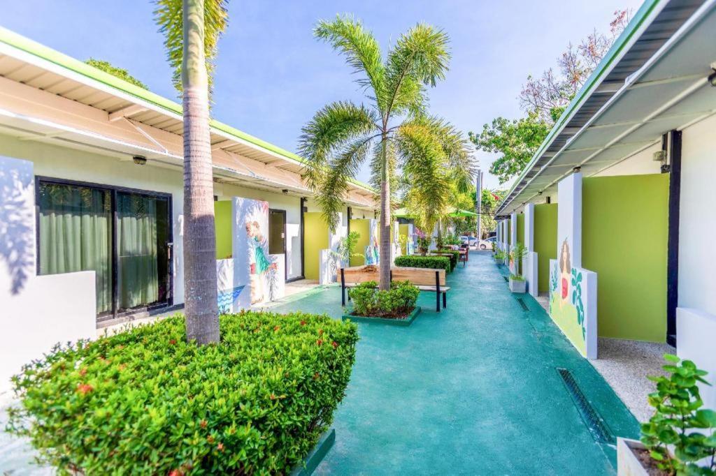 Oyo 450 Rawai Studios Resort Exterior photo